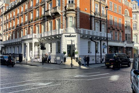 82 Wigmore Street, London, W1